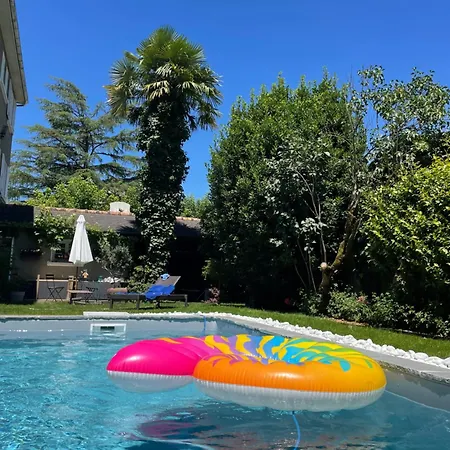 Nocleg ze śniadaniem Les Hortensias Espoey