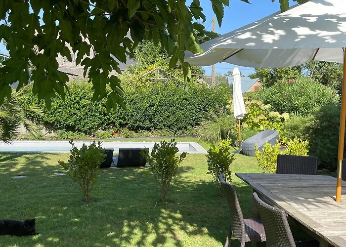 Les Hortensias Nocleg ze śniadaniem Espoey