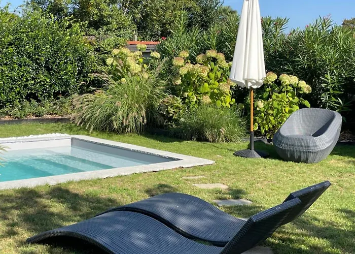 Les Hortensias Nocleg ze śniadaniem Espoey